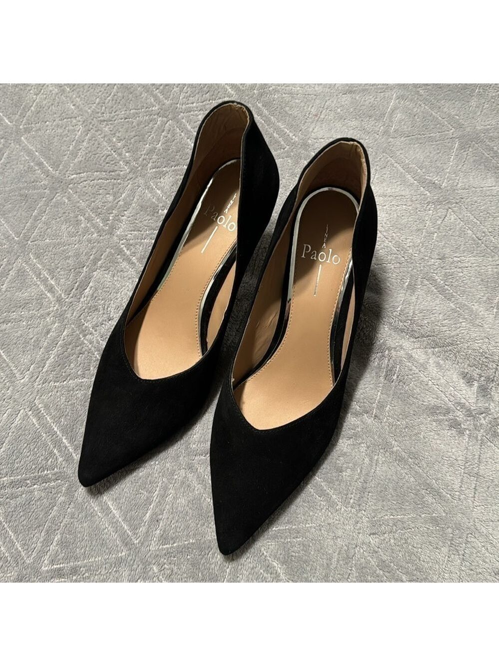 Black heels - Picture 2 of 5